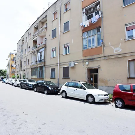 Guesthost - Bright Near The Sea With Parking דירה